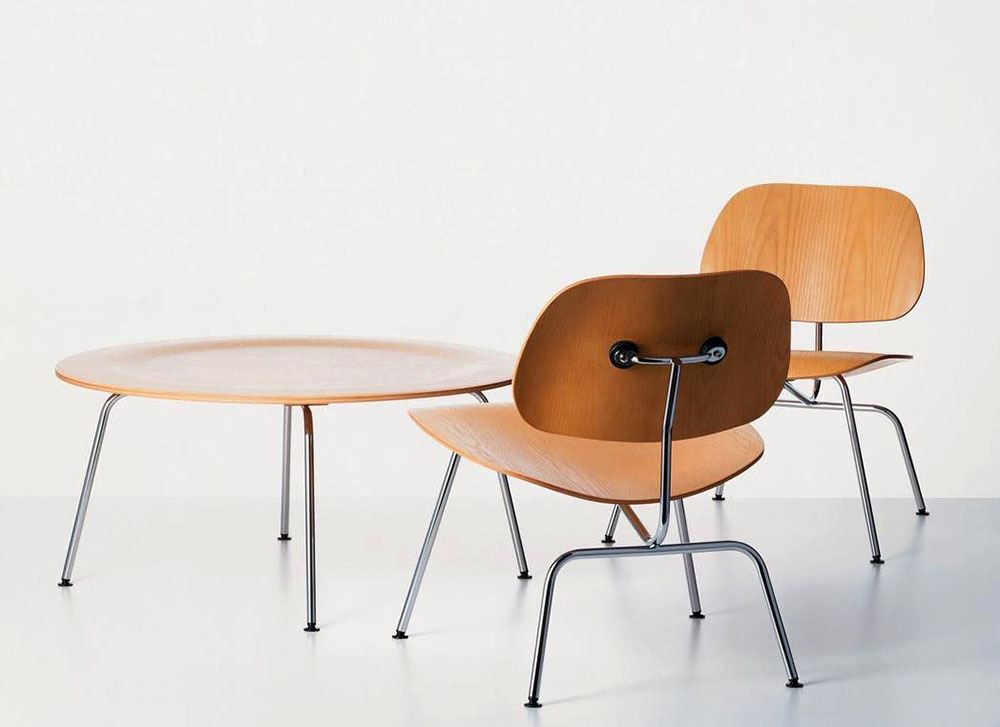 DCM (Dining Chair Metal) je bio skraćeni naziv za trpezarijsku stolicu iz 1946. godine koja ima sedište i naslon od otpresaka, a metalnu bazu. Uz stolicu za odmor LCM (Lounge Chair Metal), kao i pripadajući sto, ovaj dizajn predstavlja prvi veliki komercijalni uspeh Čarlsa i Rej Ims u domenu nameštaja.